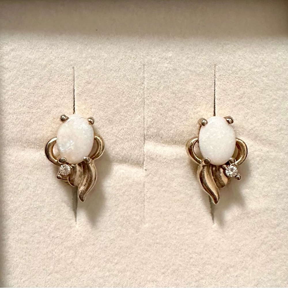 Vintage Opal Clip On Earrings